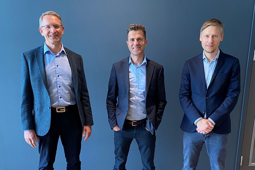 Steinar Fossen, styreleder Piscada, Per Arve Ekle, divisjonsdirektør og leder for GK Byggautomasjon og Kyrre Isaksen, CEO Piscada