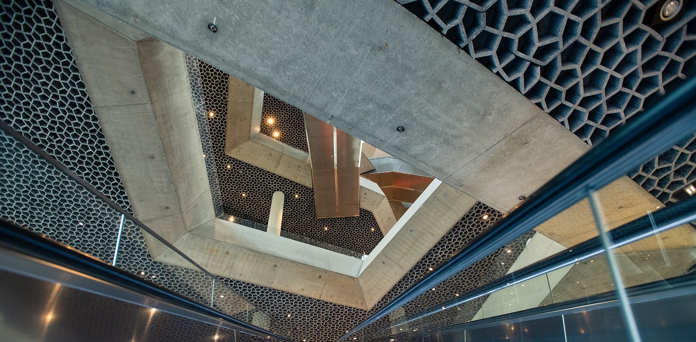 Deichmanske bibliotek i Oslo - Foto - GK Gruppen AS Vi har levert ventilasjon i det flotte Deichmanske bibliotek i Oslo. Et utfordrende og imponerende prosjekt med skjult ventilasjon.