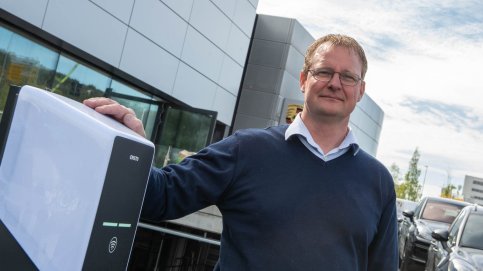 Roar Rønning ved lader