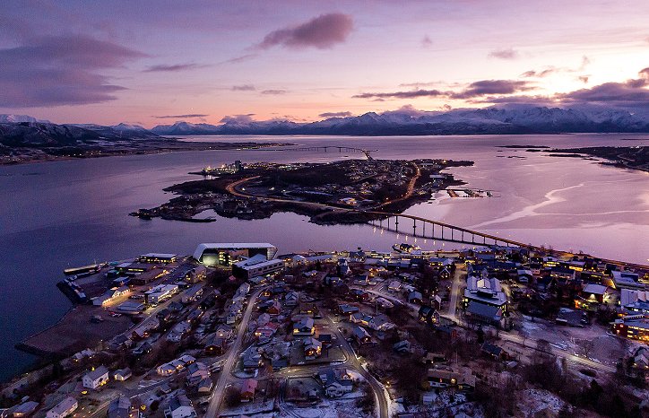 Bilde over Stokmarknes og Hurtigrutemuseet i desember 2020. Foto: Nordfra.no / Kolbjørn Hoseth Larssen