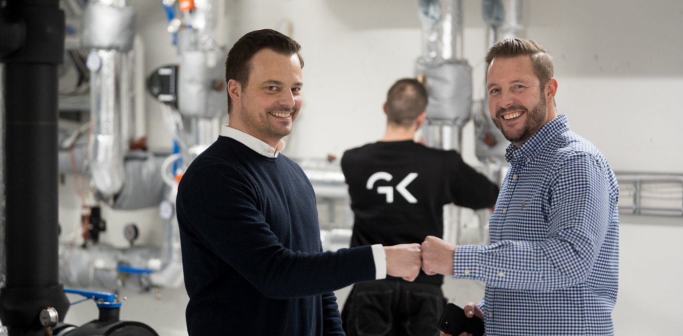 Nicolai Hodne i GK med Tobias Hofsøy fra organisasjonen "Sammen for livet" Nicolai Hodne i GK med Tobias Hofsøy fra organisasjonen "Sammen for livet"