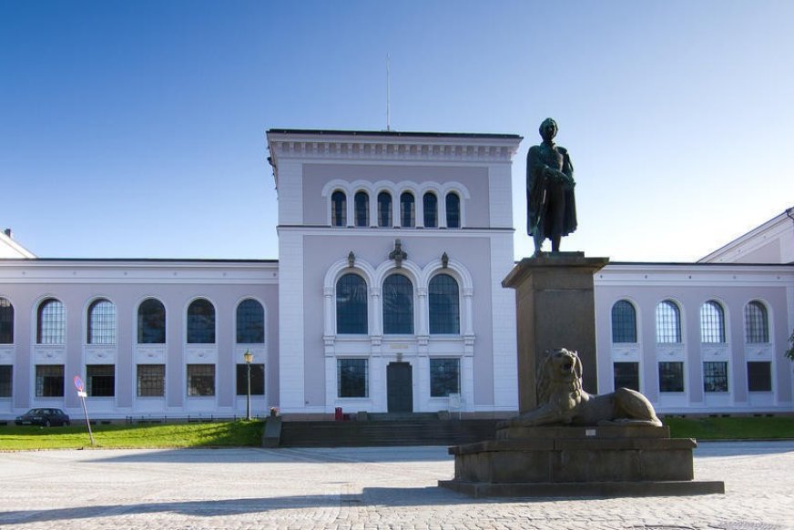 Bilde av Universitetsmuseet og Muséplassen ved Universitetet i Bergen. 