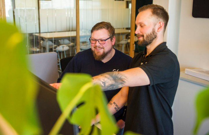 Robin Ovelien og Jonas Bergstrøm. Foto: GK Gruppen AS