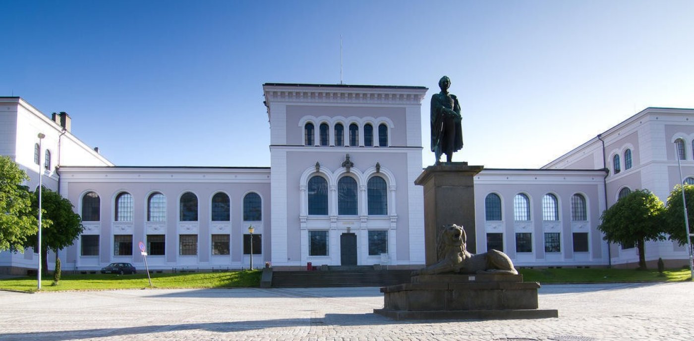 Bilde av Universitetsmuseet og Muséplassen ved Universitetet i Bergen. 