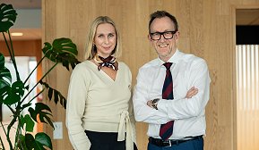 Bilde av Guro Steine, konserndirektør bærekraft, marked og kommunikasjon og Kim Robert Lisø, konsernsjef. Bilde av Guro Steine, konserndirektør bærekraft, marked og kommunikasjon og Kim Robert Lisø, konsernsjef.