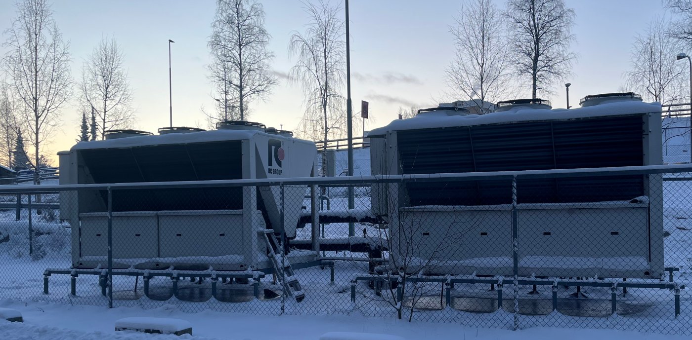 Varmepumpe i vinterlandskap