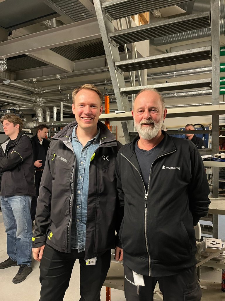 Bilde av driftsleder ved USN Porsgrunn Nils Venstøp og prosjektleder i GK Eivind Nielsen